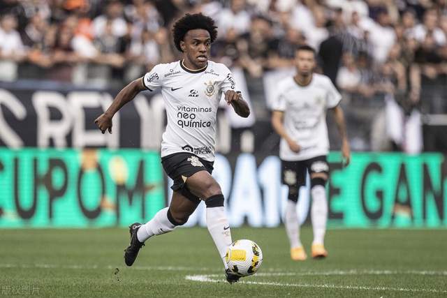 伊朗女足悄悄发出求救手势？